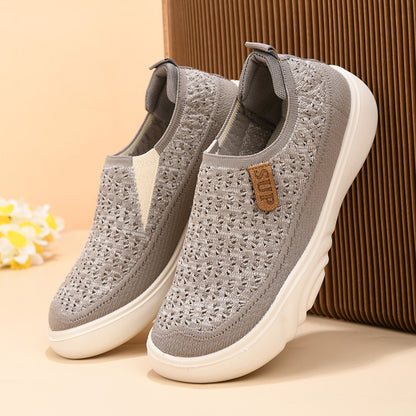 Spring and autumn new old Beijing cloth shoes women's single shoes soft sole comfortable slip-on mother shoes thick sole non-slip casual shoes women